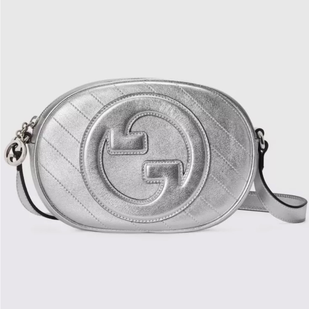 Gucci Silver Crossbody Bag with Textured Leather and Embossed Logo - Picture 1 of 9